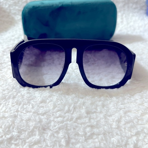 Gucci Other - Gucci sunglasses.